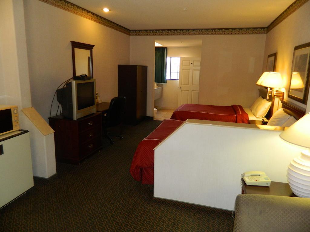 Capital Suites Блайт Экстерьер фото